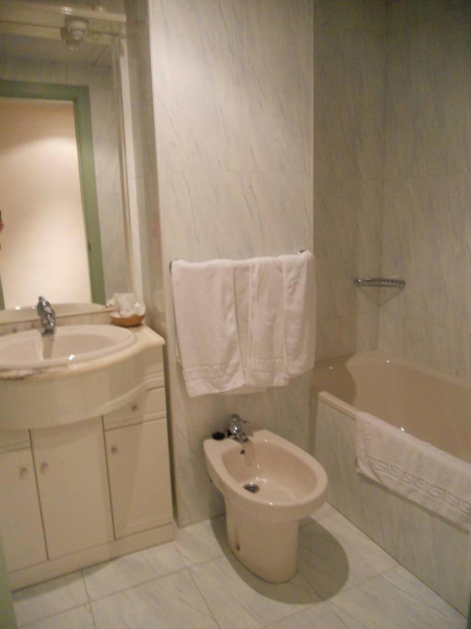 Apartamentos Nerja Bahia ภายนอก รูปภาพ