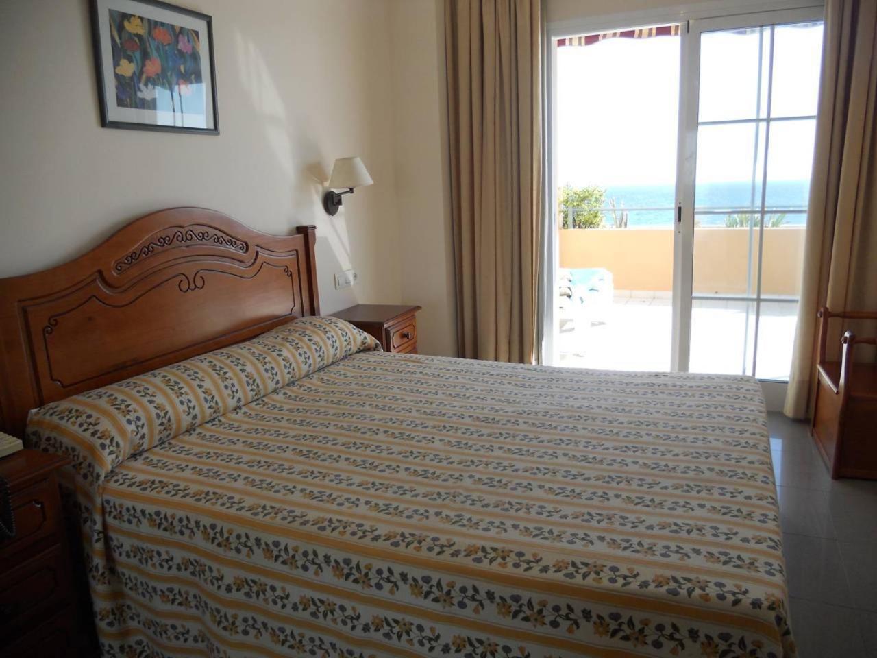 Apartamentos Nerja Bahia ภายนอก รูปภาพ