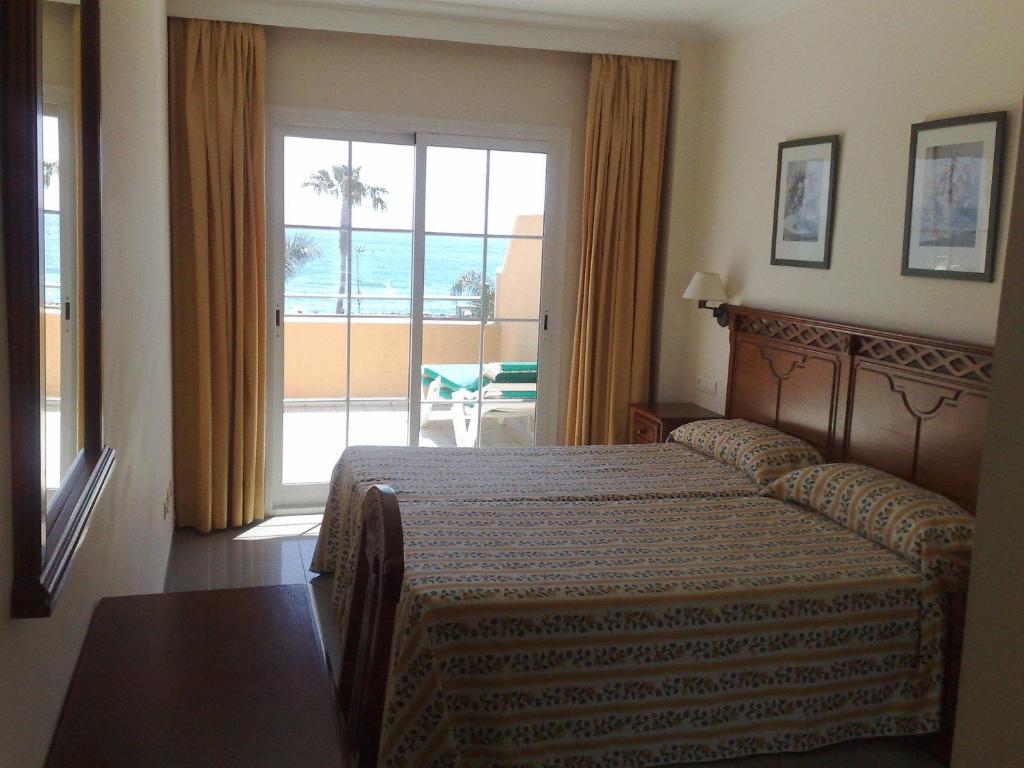 Apartamentos Nerja Bahia ภายนอก รูปภาพ
