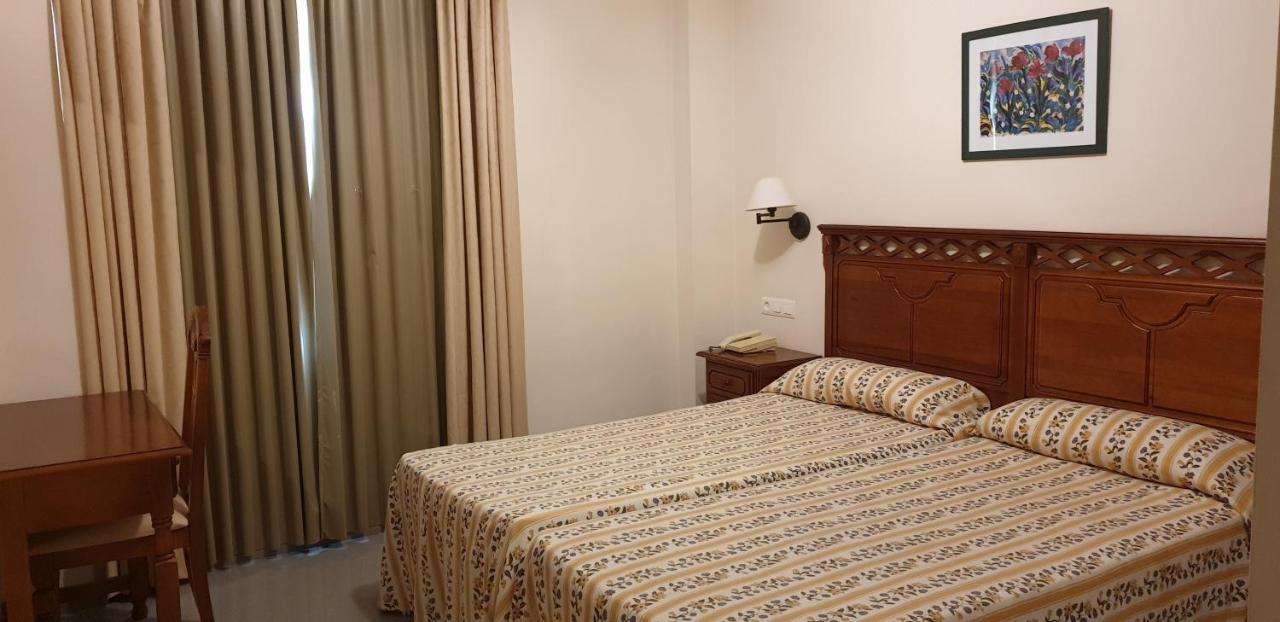 Apartamentos Nerja Bahia ภายนอก รูปภาพ